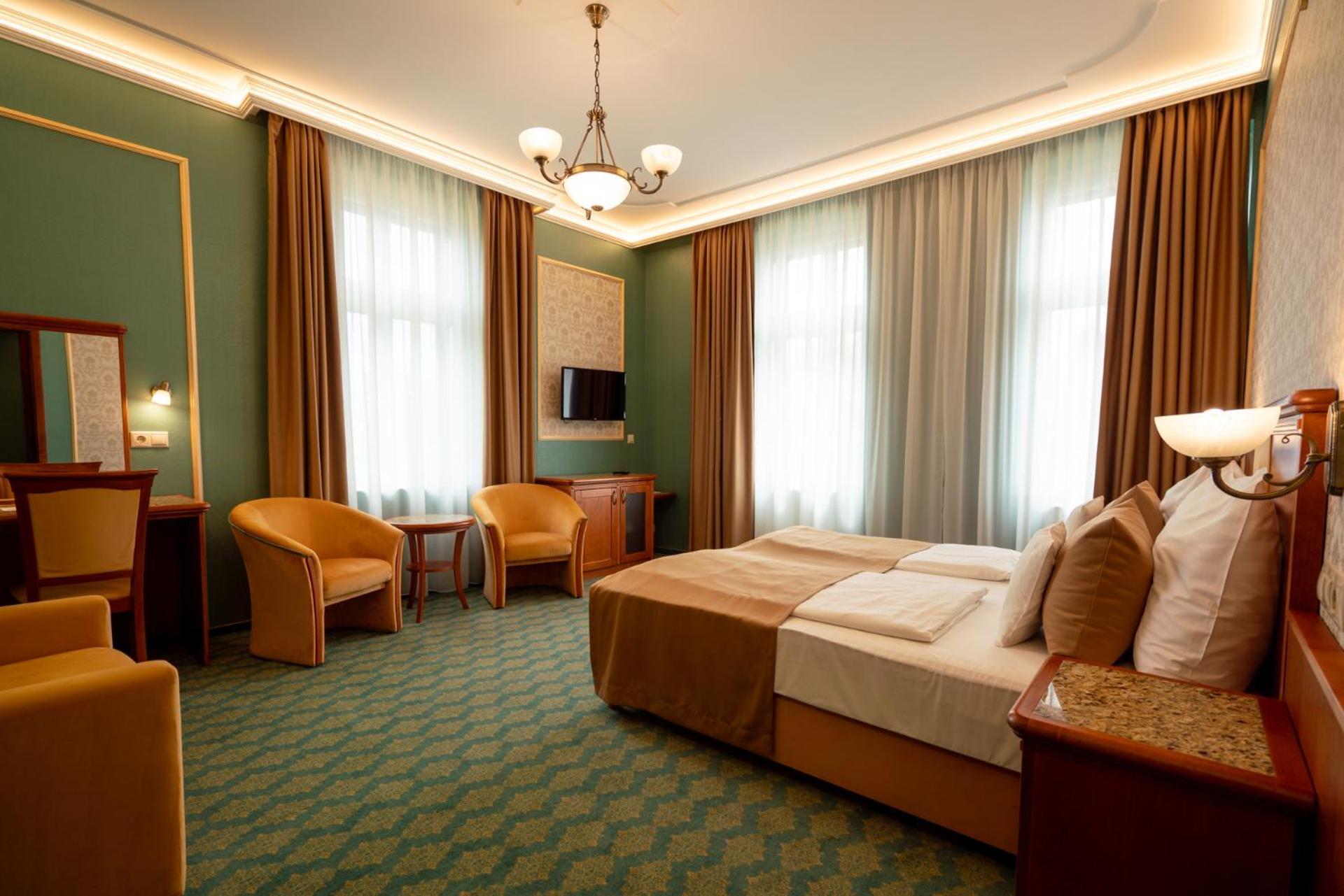 Elizabeth Hotel Gyula Esterno foto
